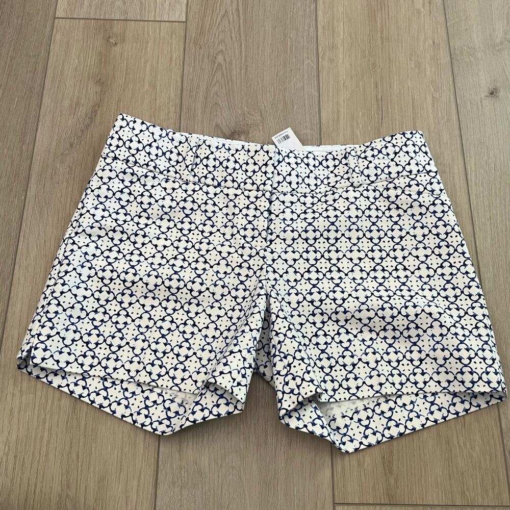 The Limited Women’s white & Blue Short Size 4